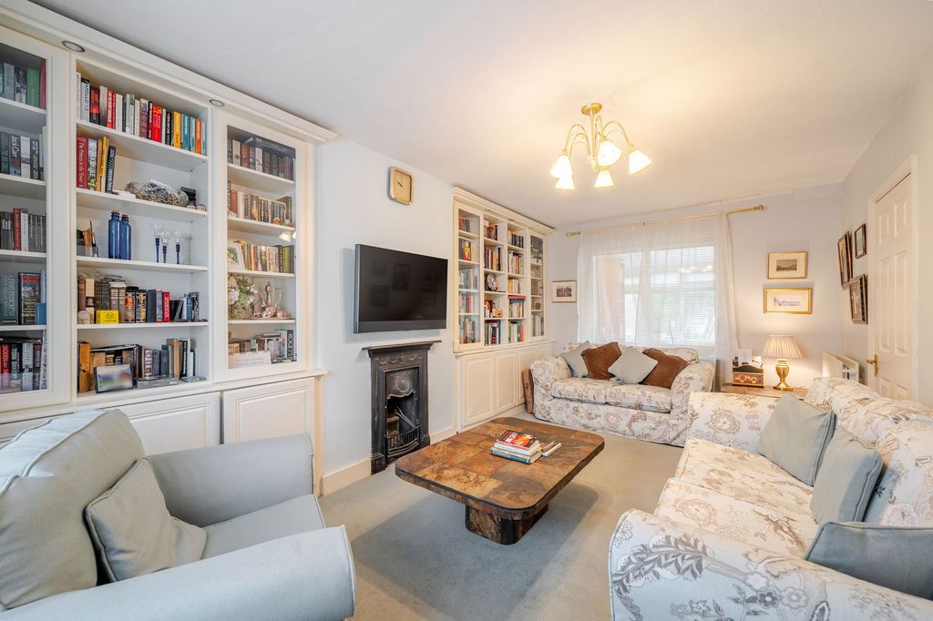 Property photo 2 of 14