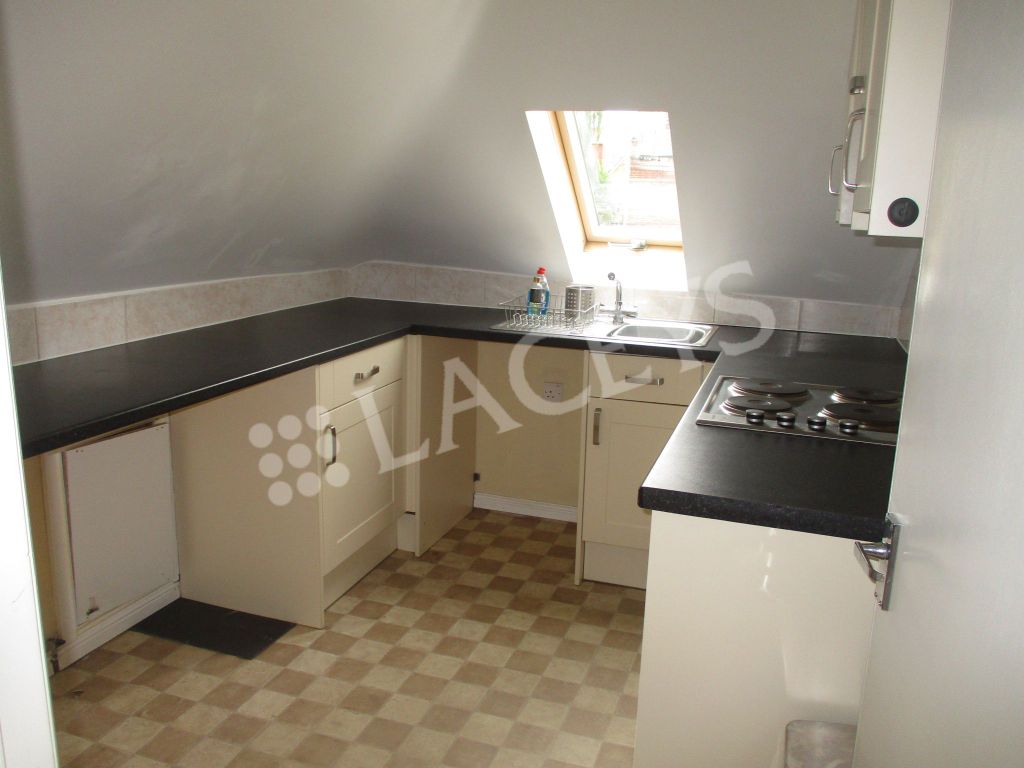 Property photo 2 of 6 Kitchen