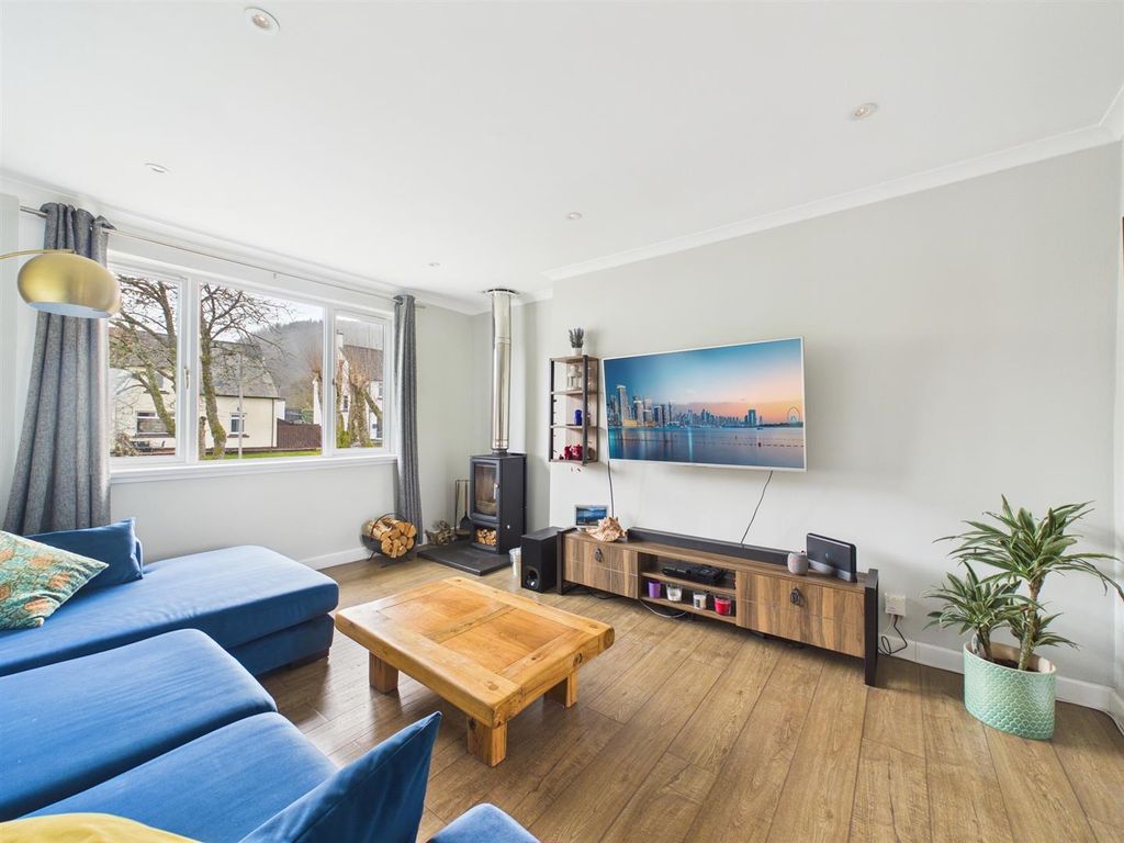 Property photo 2 of 25 Lounge