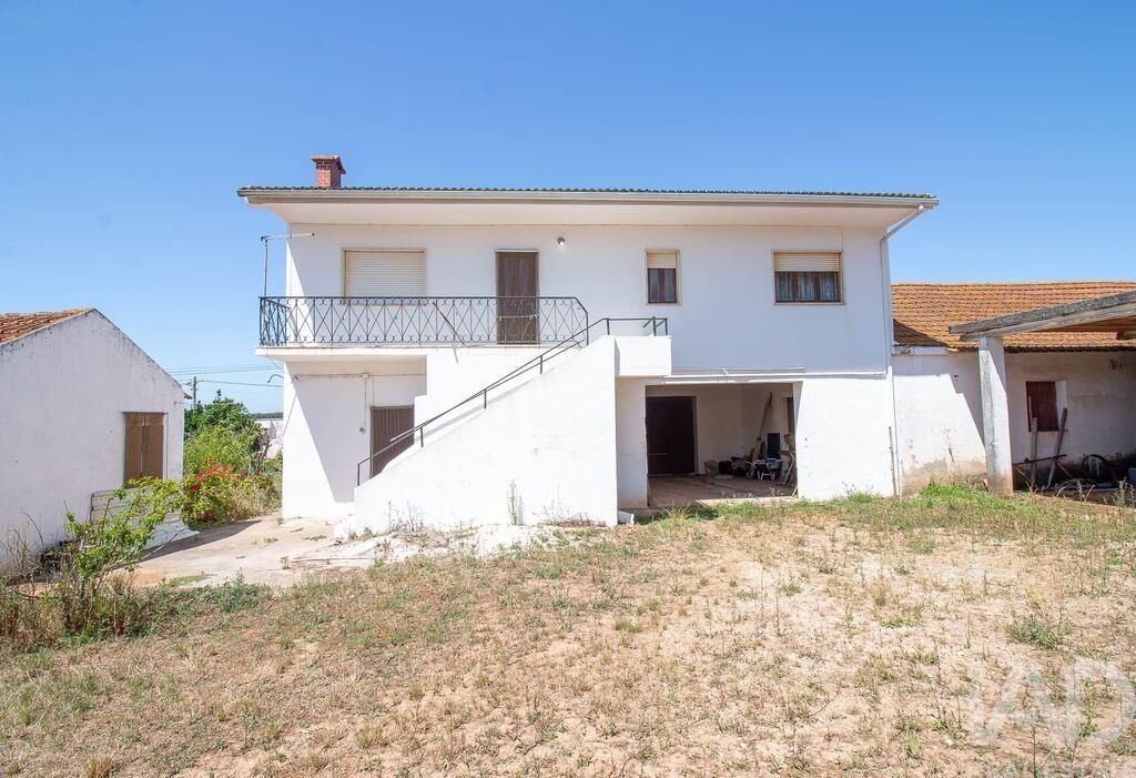 Property photo 2 of 28