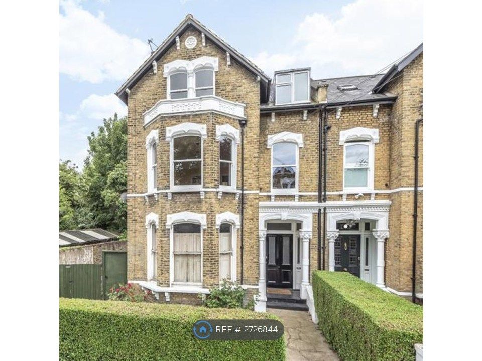 Property photo 2 of 16 Top Floor 2 Bed Flat