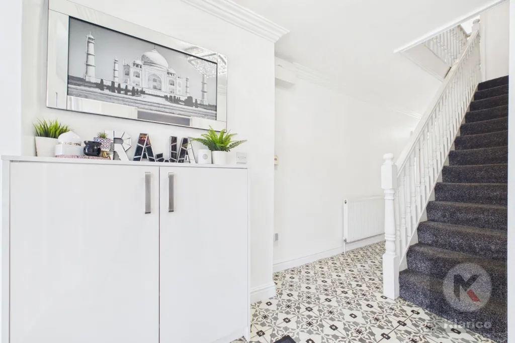 House in Birmingham, Lyndon Green - More