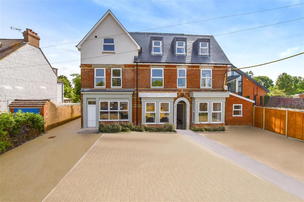 Property photo 1 of 11 External