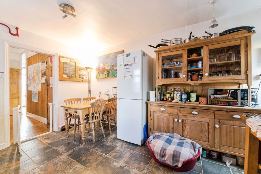 Property photo 3 of 18 Pbox-Img.Jpg