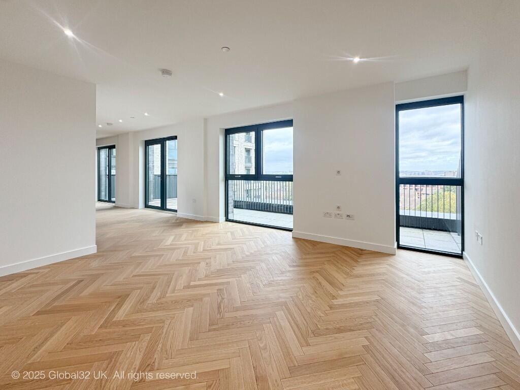 Property photo 3 of 12 Seventh Floor