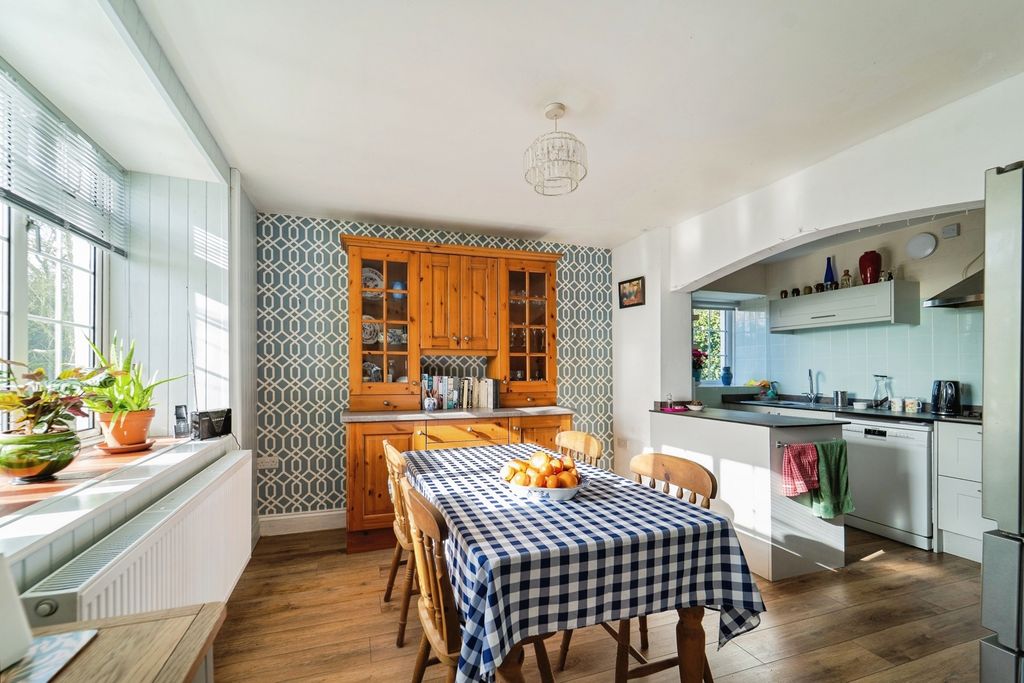 Property photo 3 of 35 Pbox-Img.Jpg
