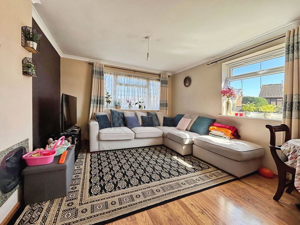 Property photo 2 of 19