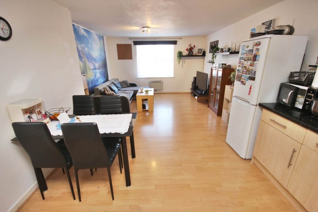 Property photo 3 of 6