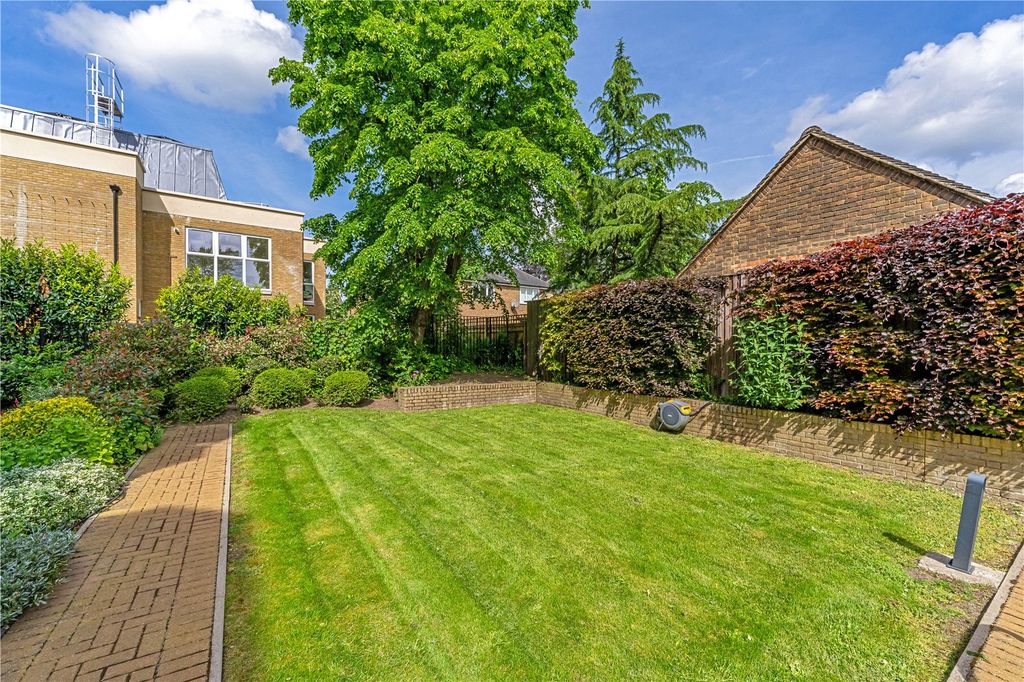 Property photo 2 of 8 Picture No. 41