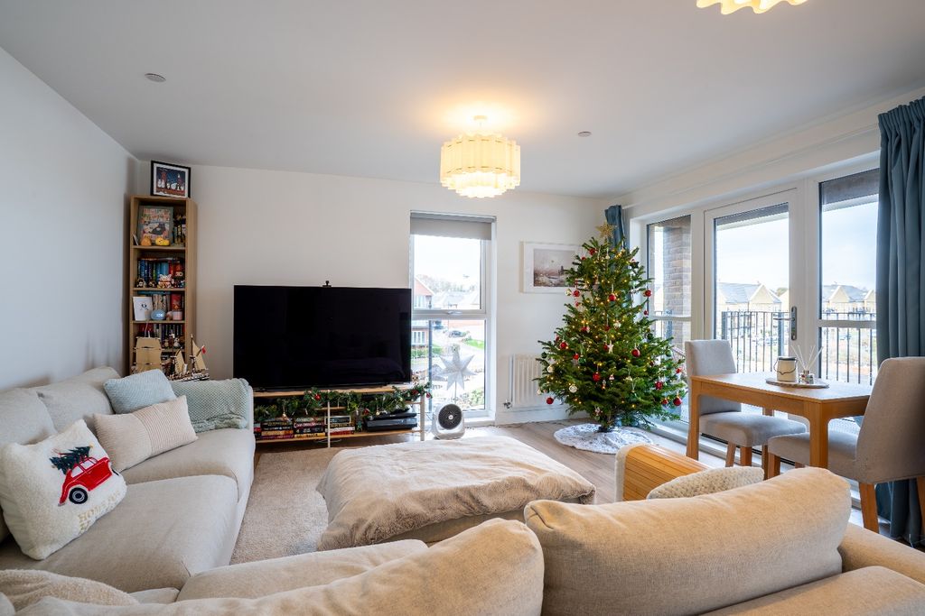 Property photo 2 of 12 4748463