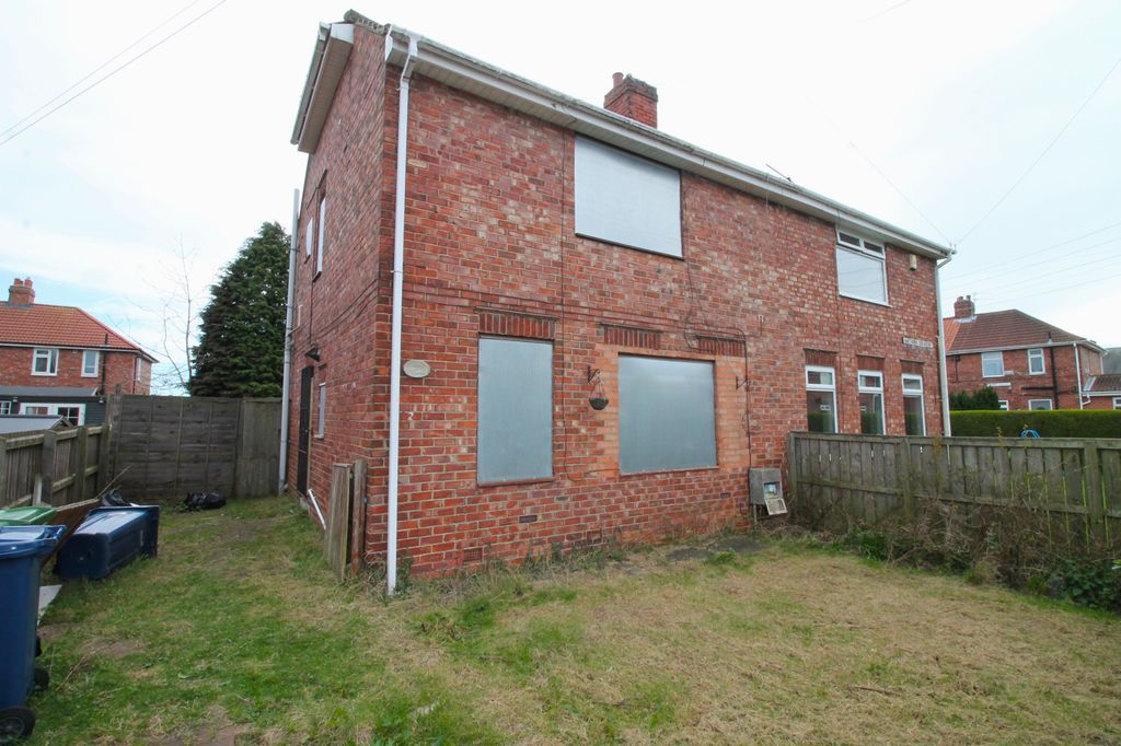 Property photo 1 of 12 Front Garden