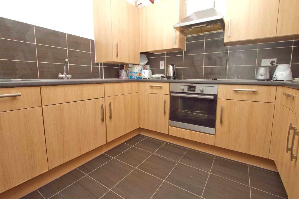 Property photo 3 of 8 Kitchen