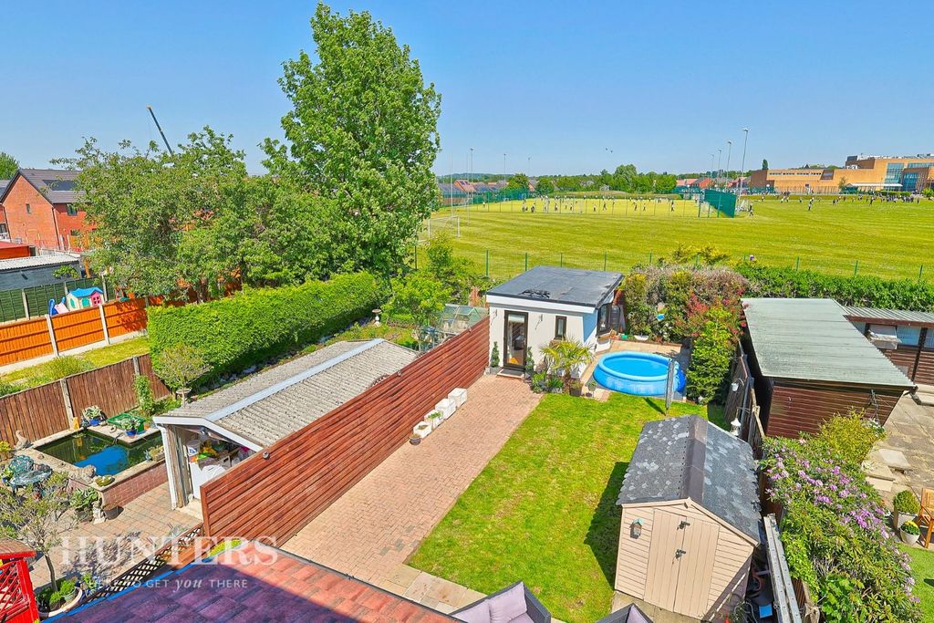 Property photo 2 of 31 Externally