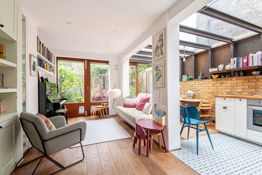 Property photo 2 of 7