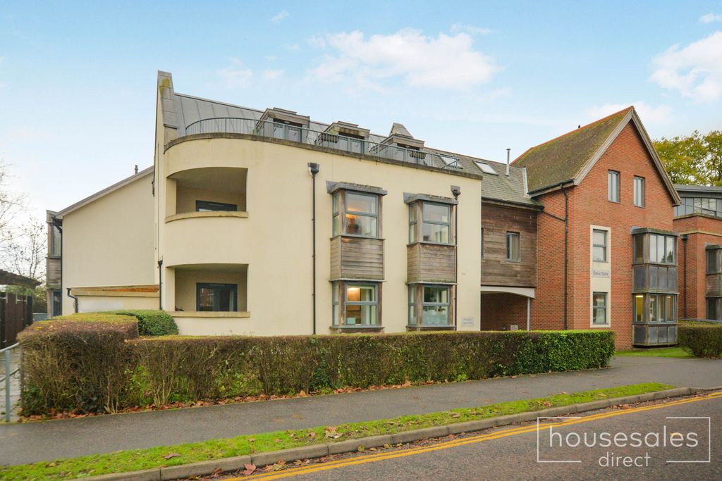 Property photo 2 of 14