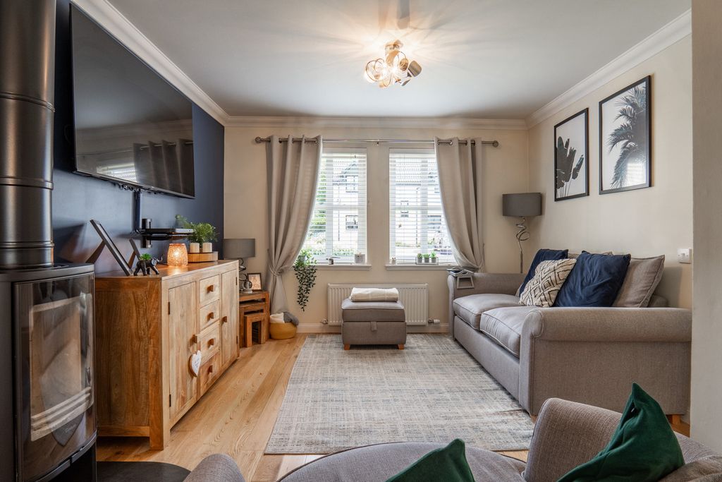 Property photo 2 of 50