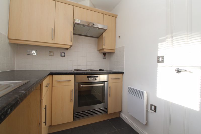Property photo 2 of 7 Kitchen