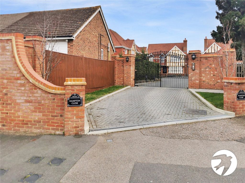 Property photo 2 of 22 Picture No. 36