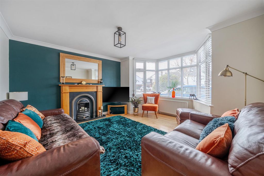 Property photo 2 of 27 1395468-10-695d01Fb4B965.Jpg