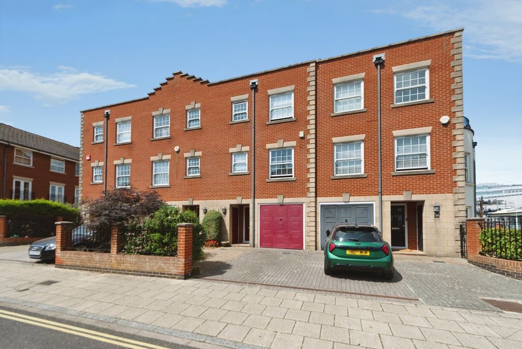 Property photo 1 of 28 Pbox-Img.Jpg