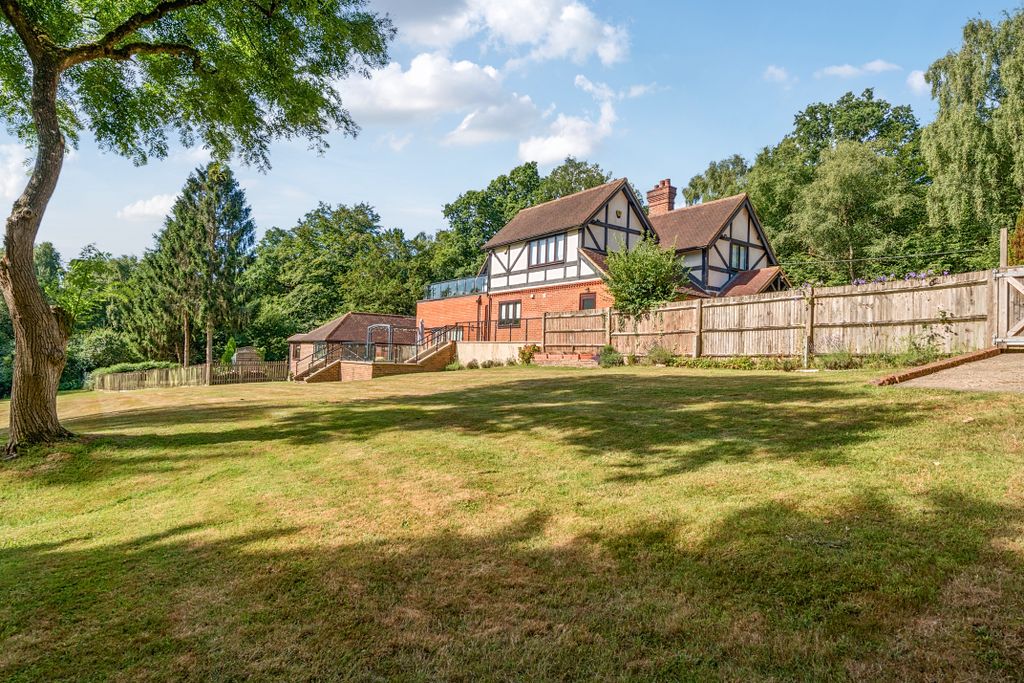 Property photo 1 of 12