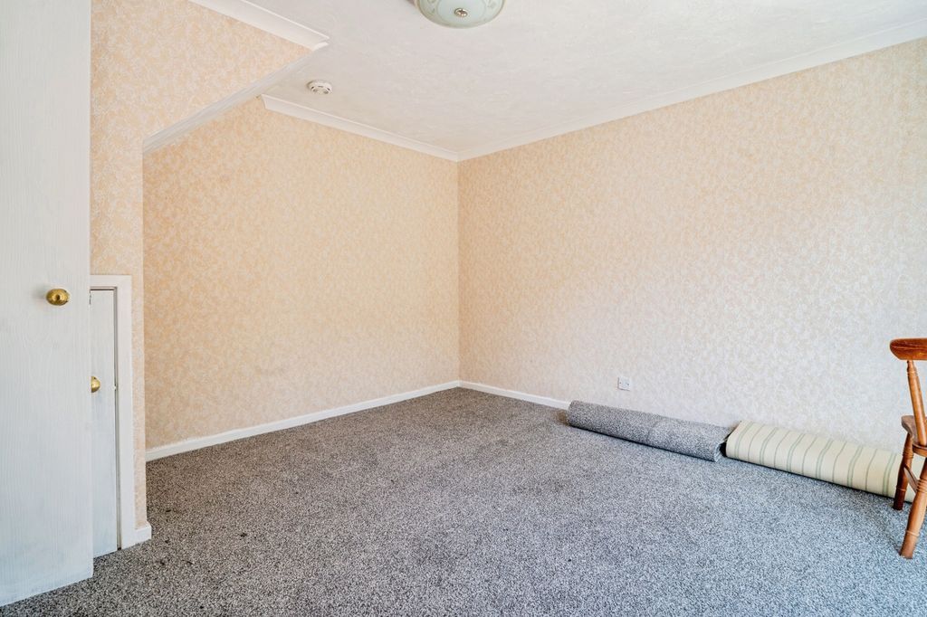 Property photo 3 of 17 Photo