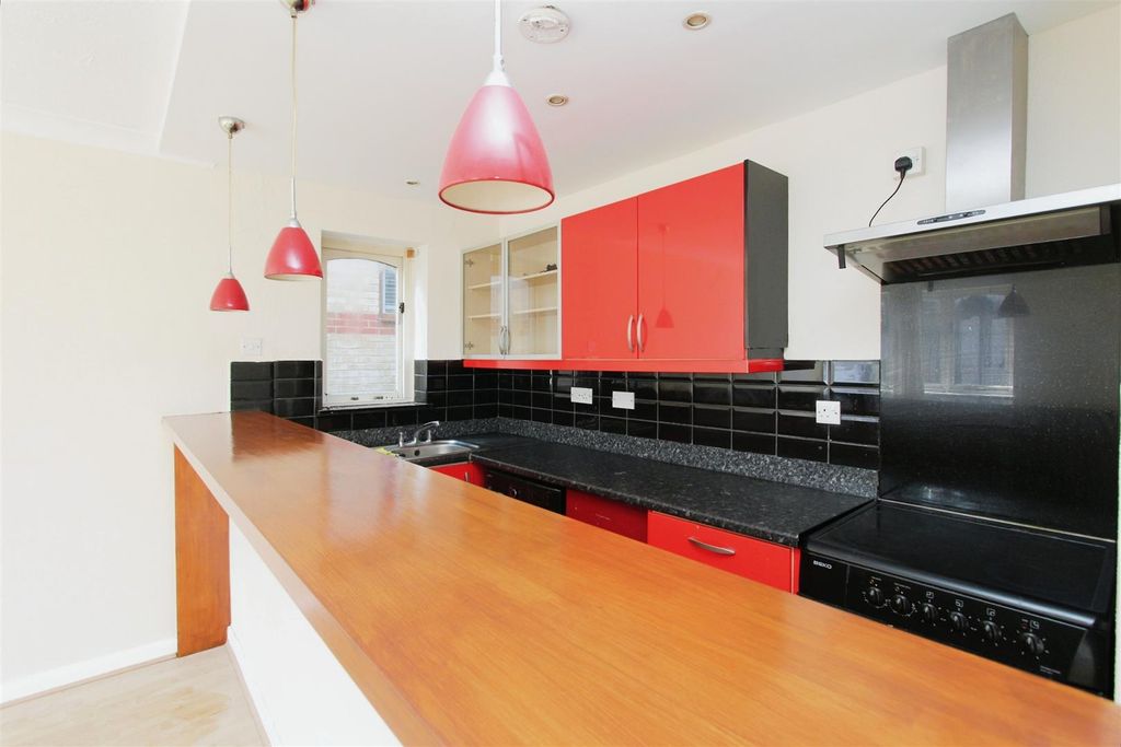 Property photo 1 of 10 Open Plan Lounge (Kitchen)