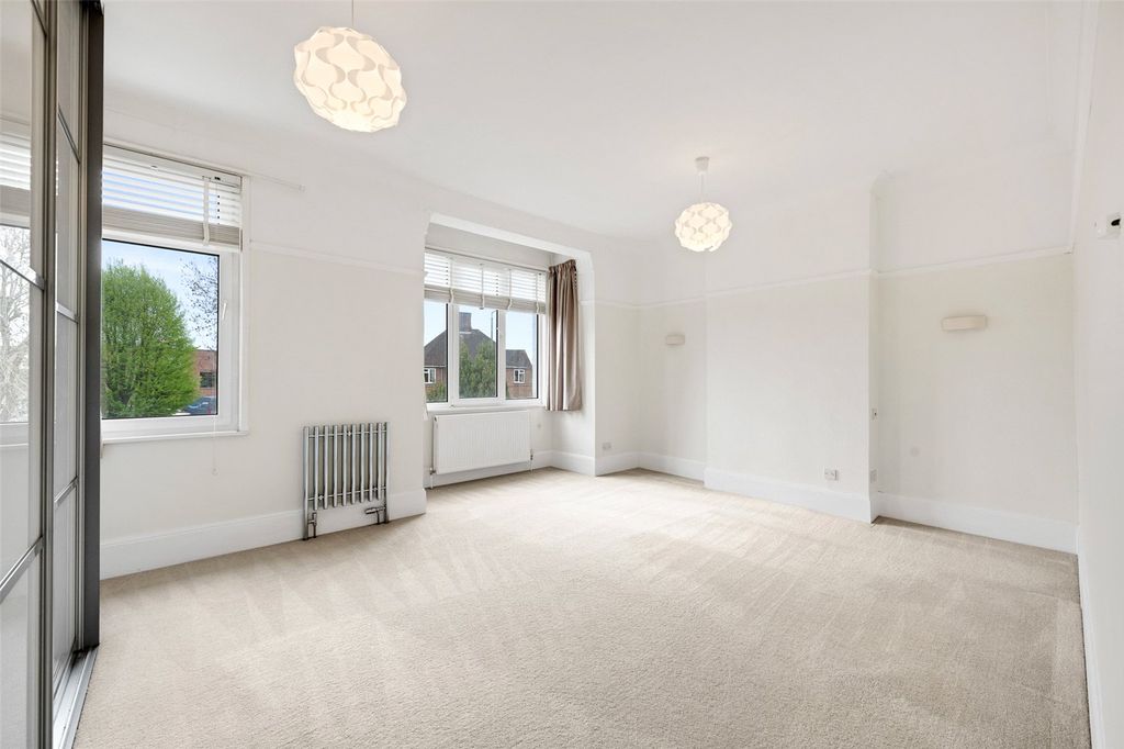 Property photo 3 of 23 Picture No. 22