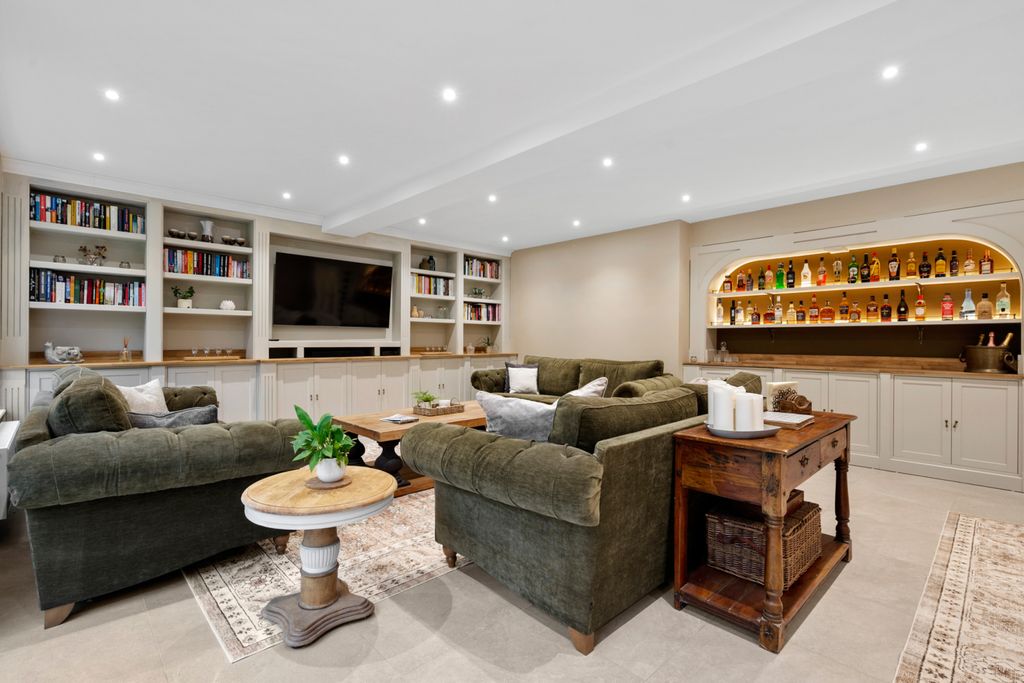 Property photo 3 of 25 Living Area/Dining