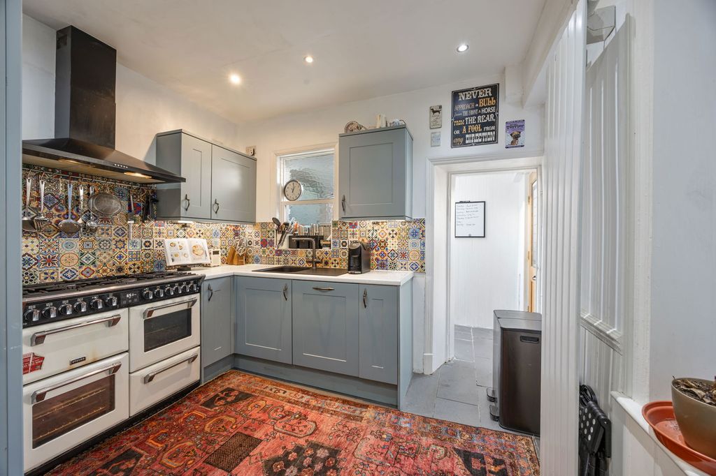 Property photo 3 of 23