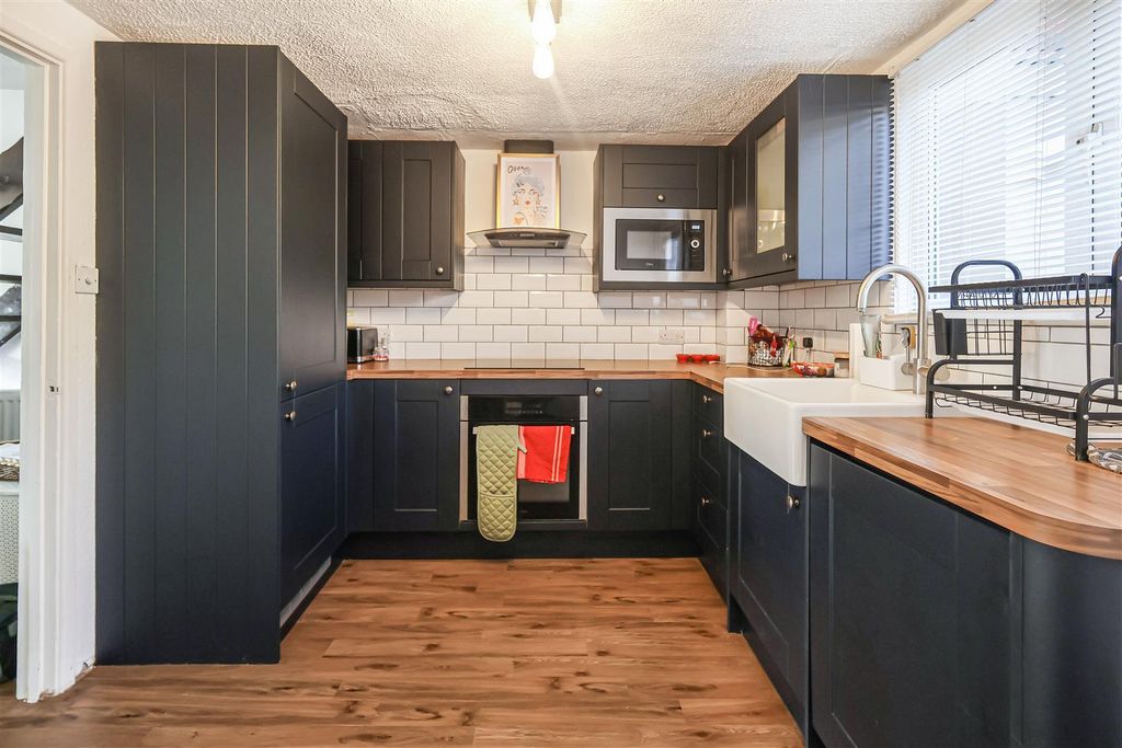 Property photo 2 of 10 3_75372.Jpg