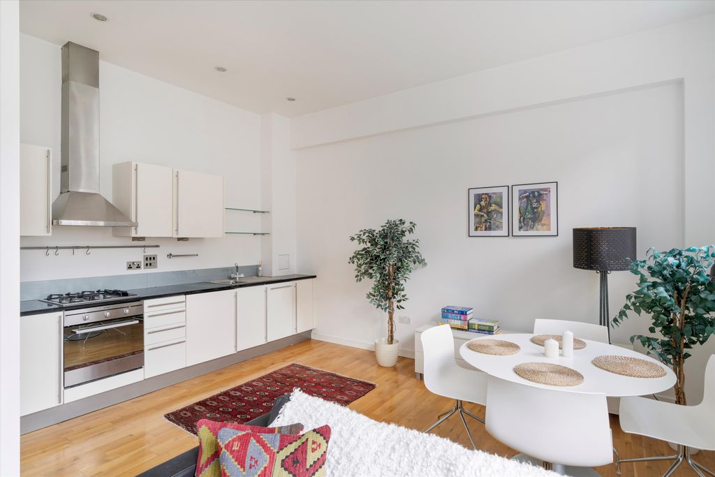 Property photo 2 of 15 Image