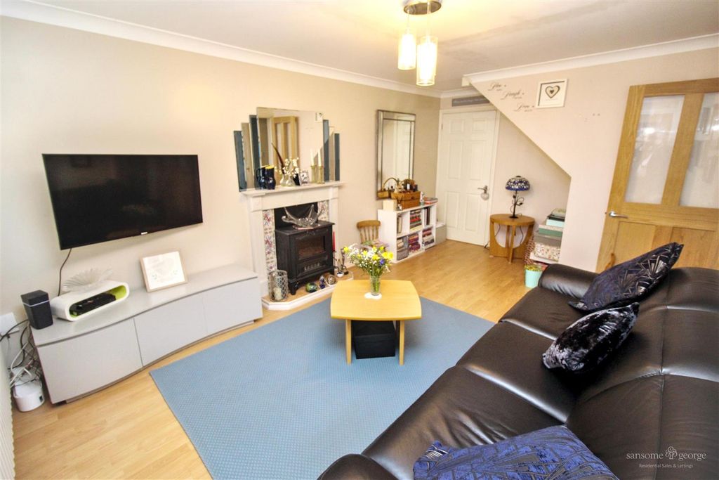 Property photo 3 of 16 Living Room