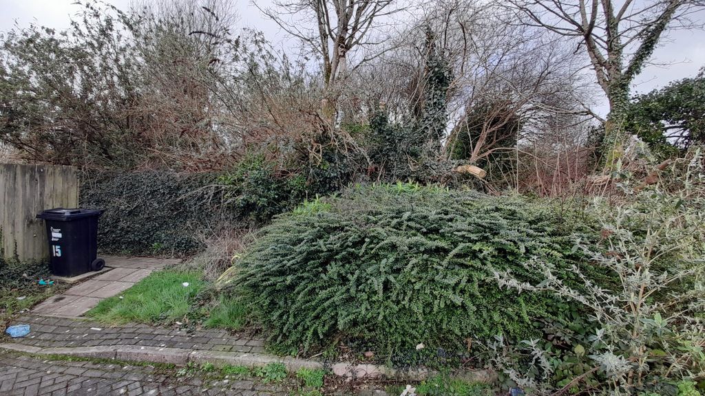 Property photo 3 of 3