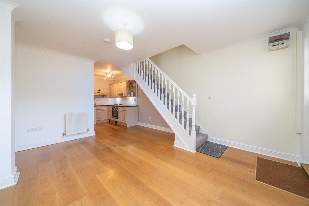 Property photo 2 of 12 5-Mulberry-Court-1066.Jpg