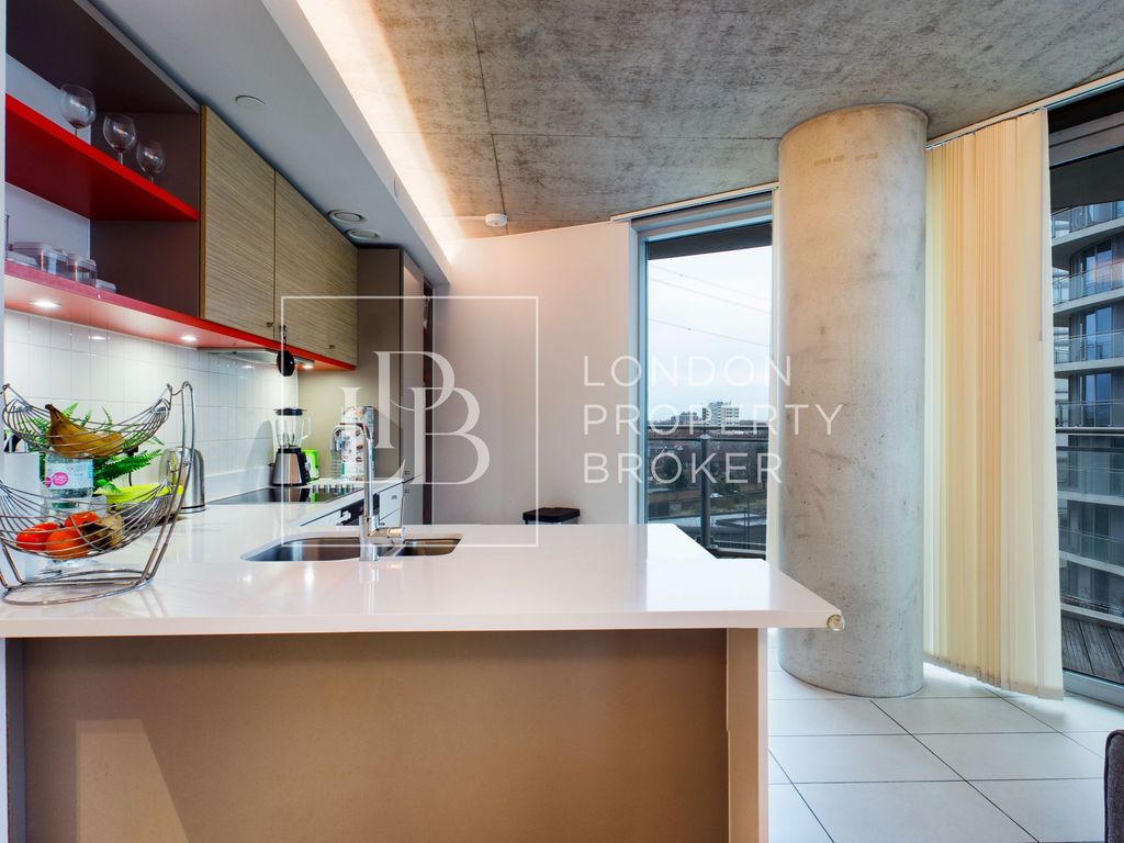 Property photo 2 of 11