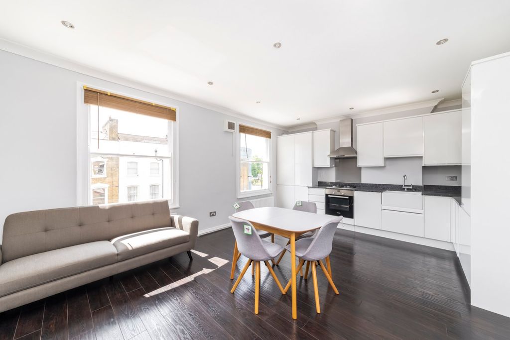 Property photo 3 of 7 Picture No. 06