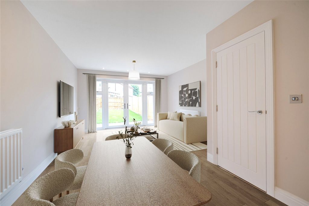 Property photo 3 of 9 Dining/Living