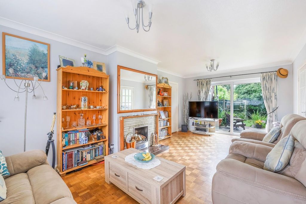 Property photo 2 of 17 Mavis Avenue