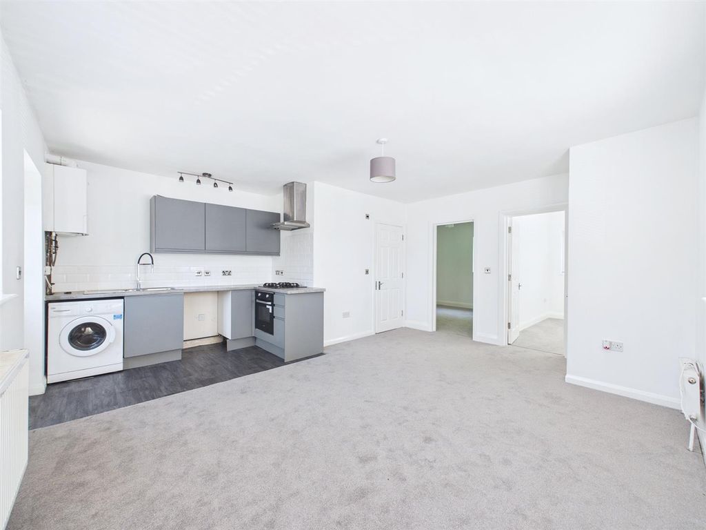 Property photo 2 of 8 1 - Two-Bedroom Bungalow In St. Annes.Jpg