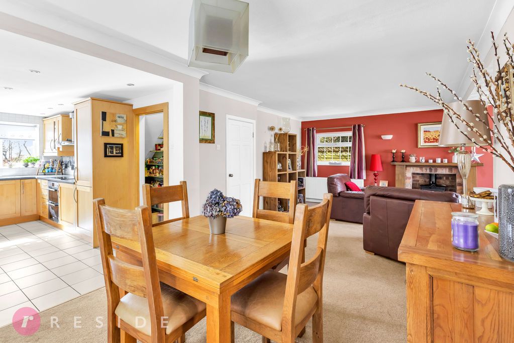 Property photo 3 of 25 Dining Area