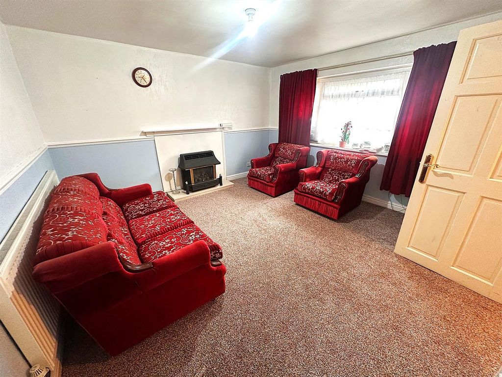 Property photo 3 of 12 11.Jpg