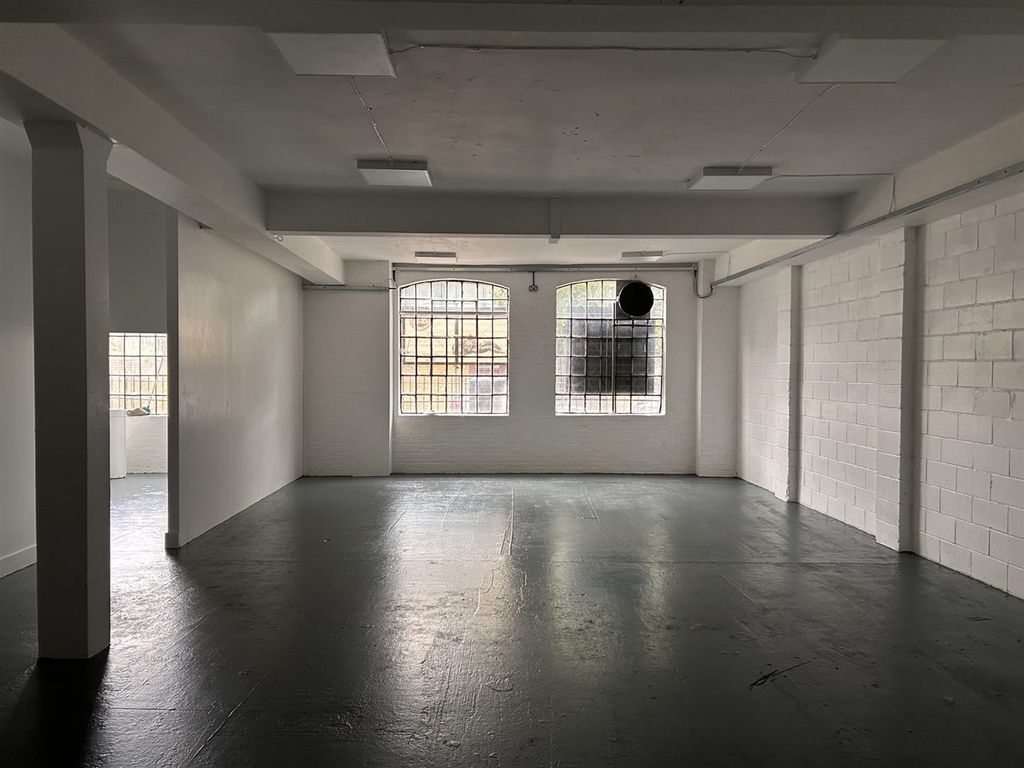 Property photo 3 of 14 1B_Darnleyrd_Unit9 (8).Jpg