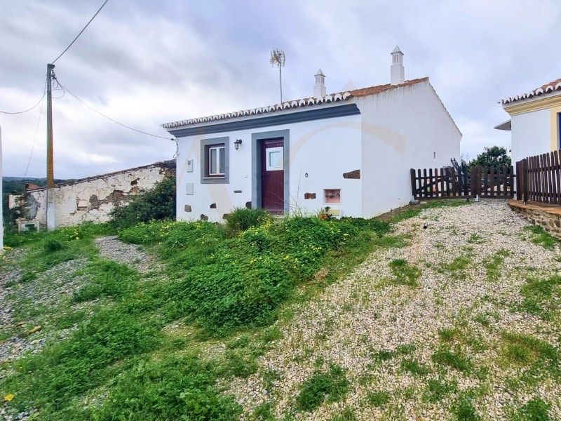 Property photo 2 of 37