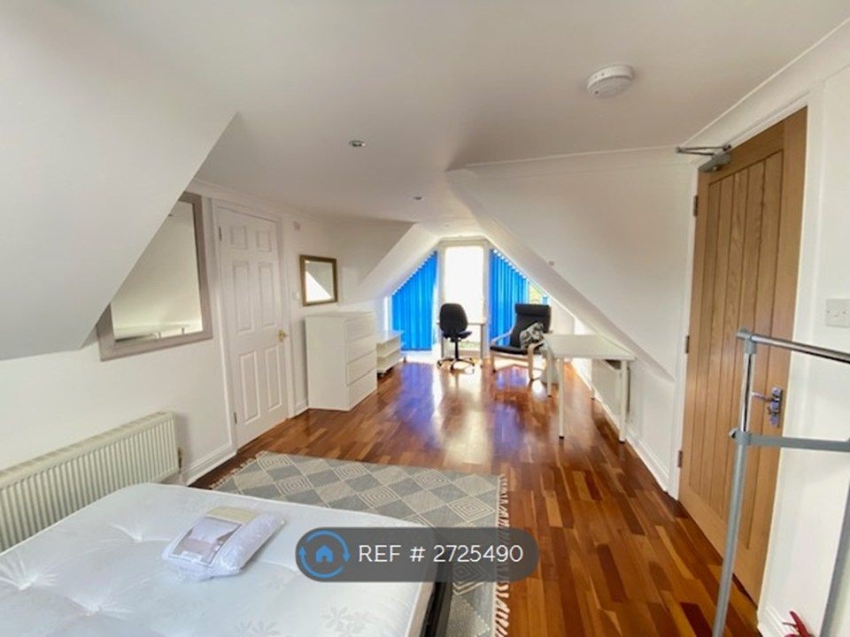 Property photo 1 of 20 Bedroom 6