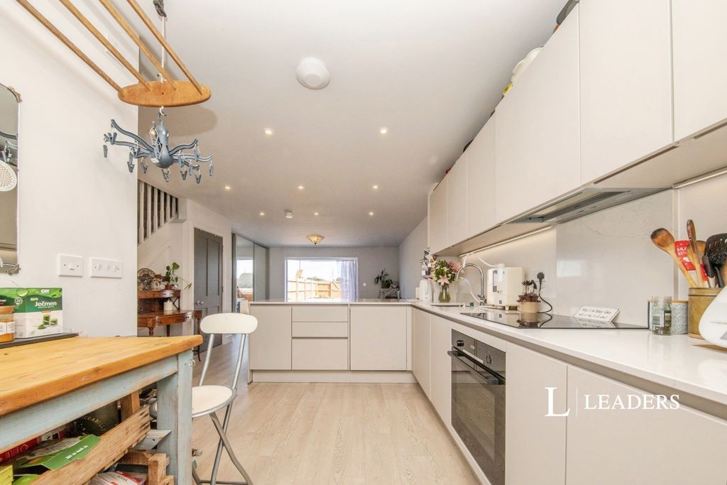 Property photo 3 of 10 Pbox-Img.Jpg