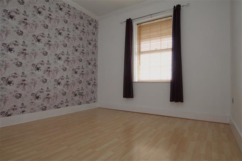 Property photo 3 of 10 (Main)