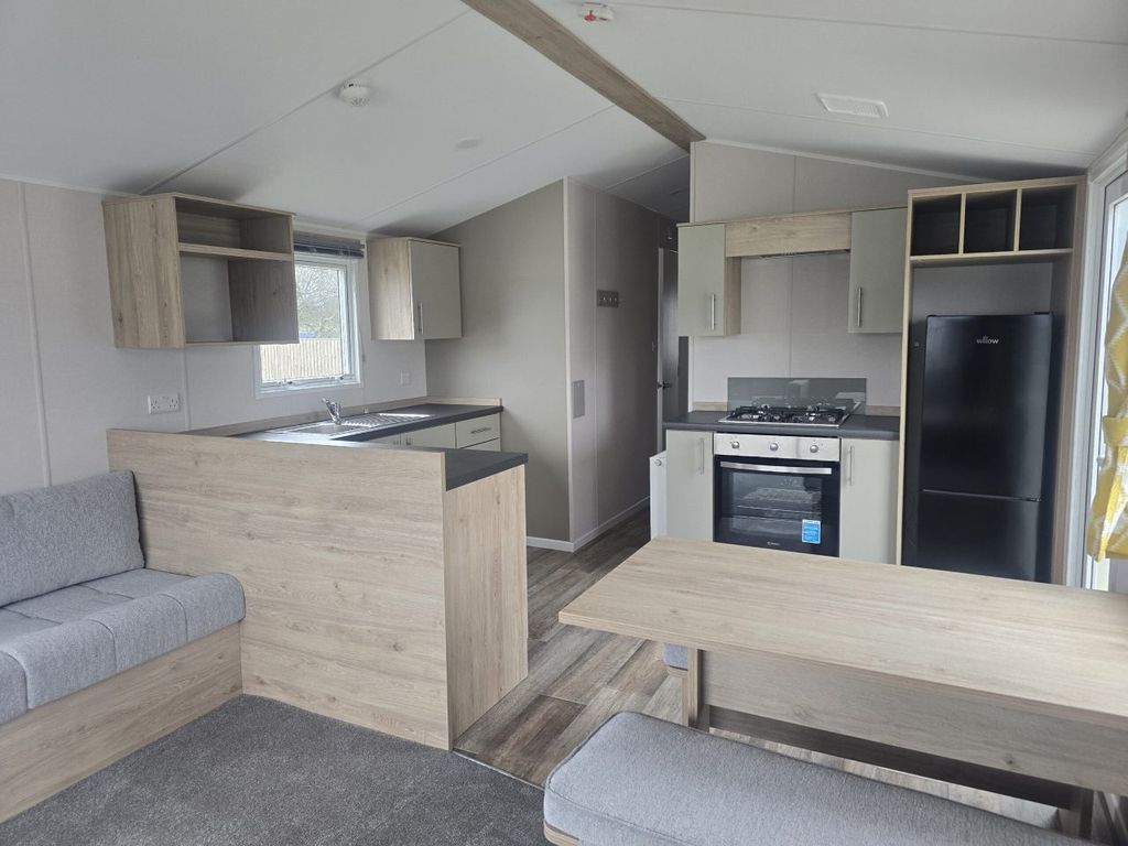 Property photo 3 of 4 3