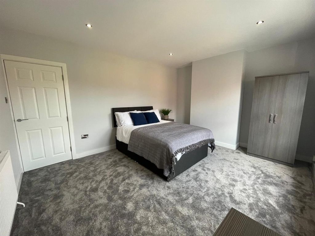 Property photo 3 of 4