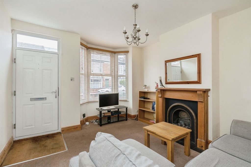 Property photo 2 of 17